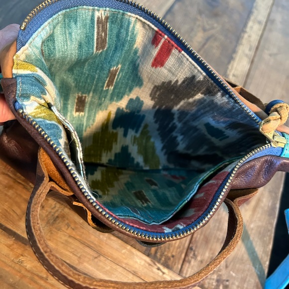 Rebyc One Of A Kind Crossbody Bag - Picture 4 of 4